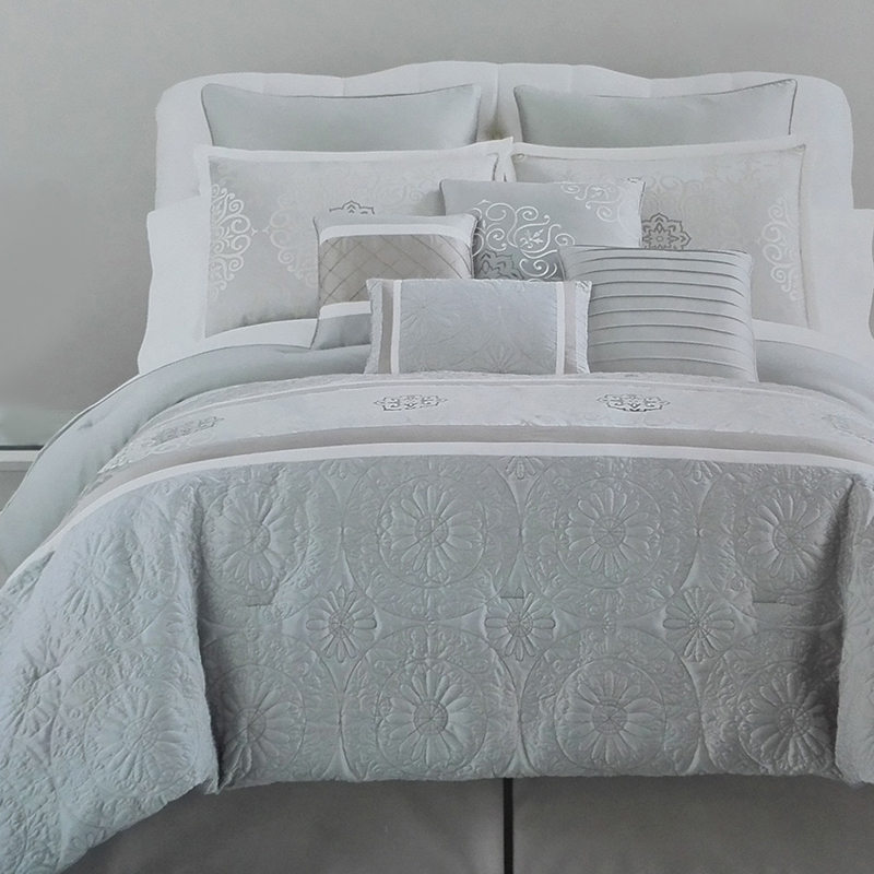 Hoe maak je de Solid Microfiber Quilt Set goed schoon om schade te voorkomen?